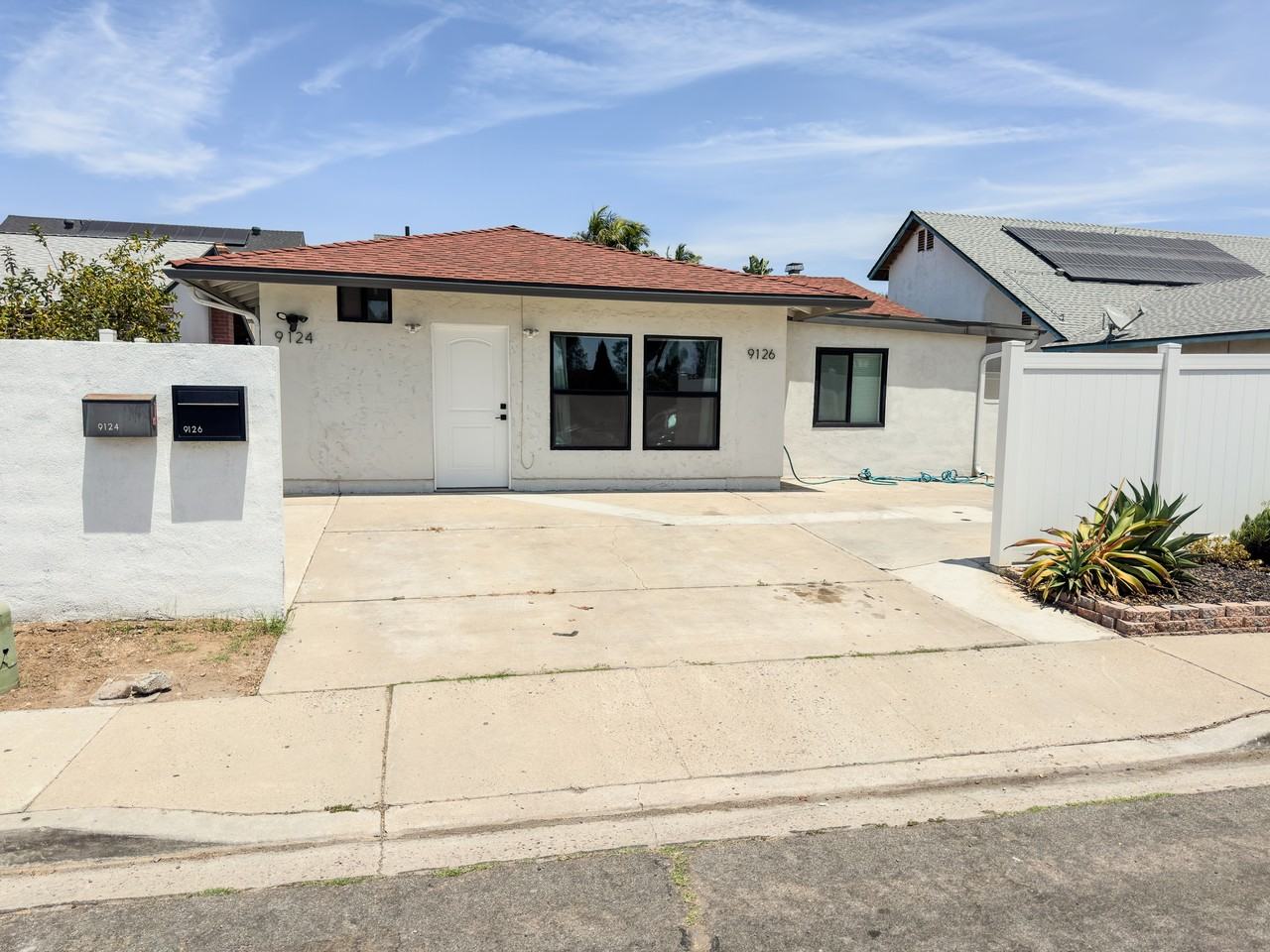 9124 Three Seasons Rd - Photo 2 of 20