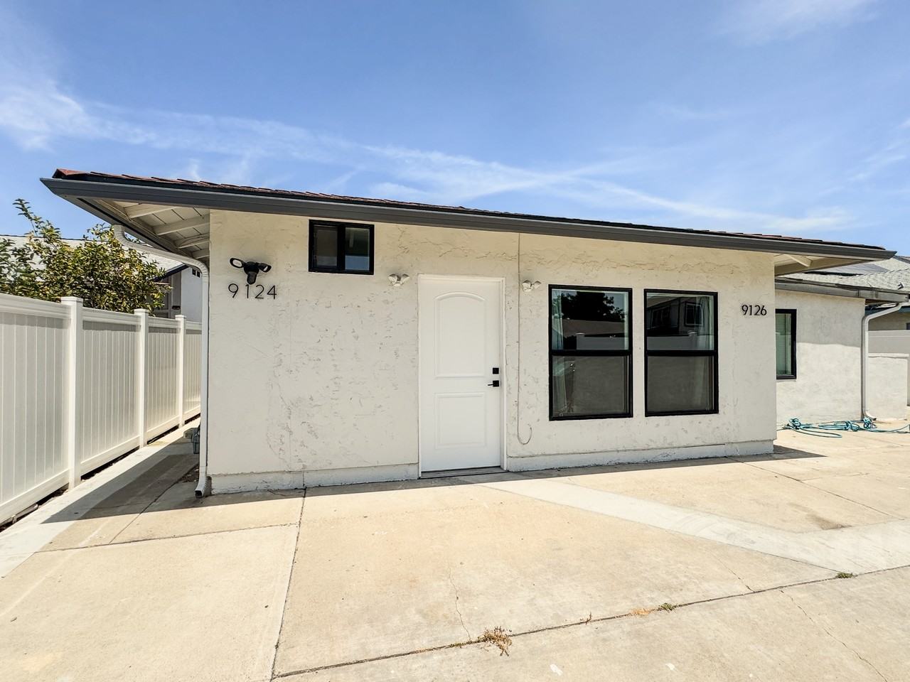 9124 Three Seasons Rd - Photo 4 of 20