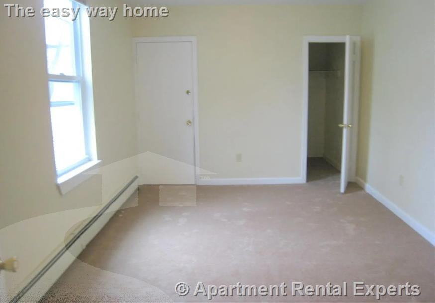 239 Columbia St #1 - Photo 5 of 7