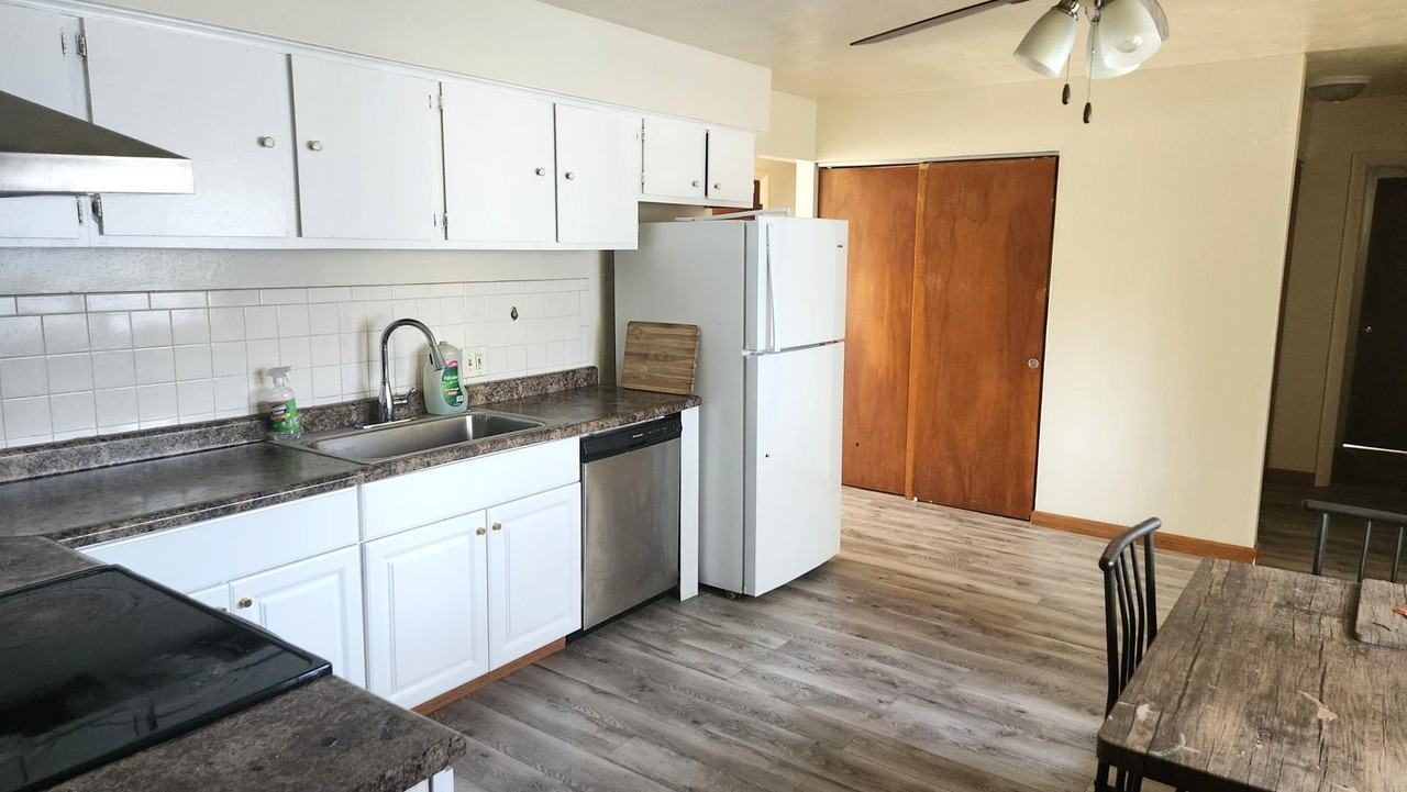 3365 Valleston Pkwy - Photo 4 of 20