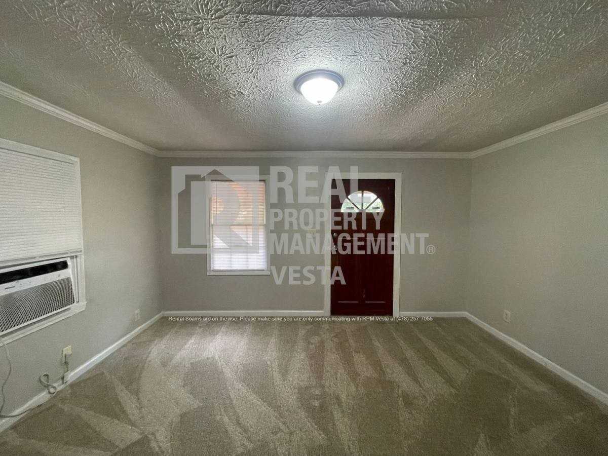 1214 James St - Photo 2 of 10