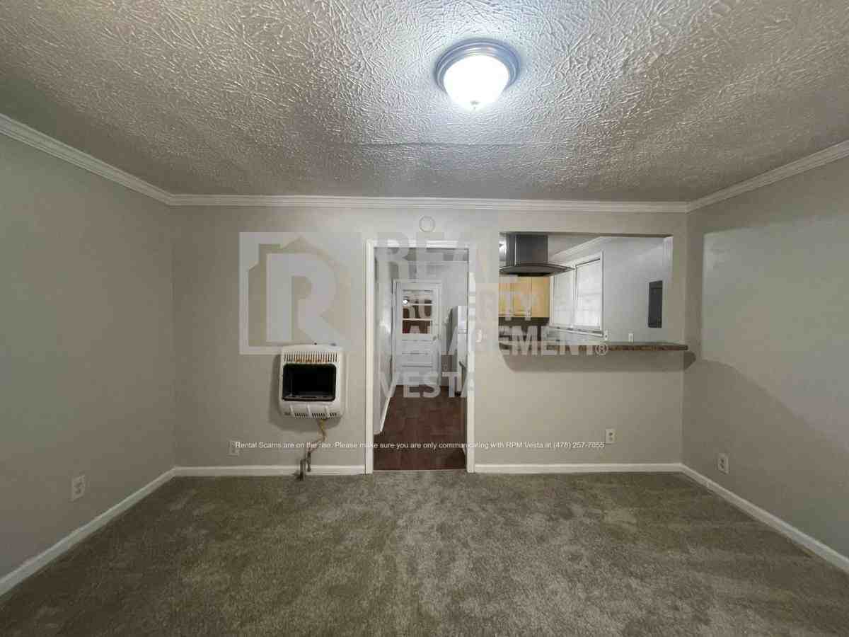 1214 James St - Photo 3 of 10