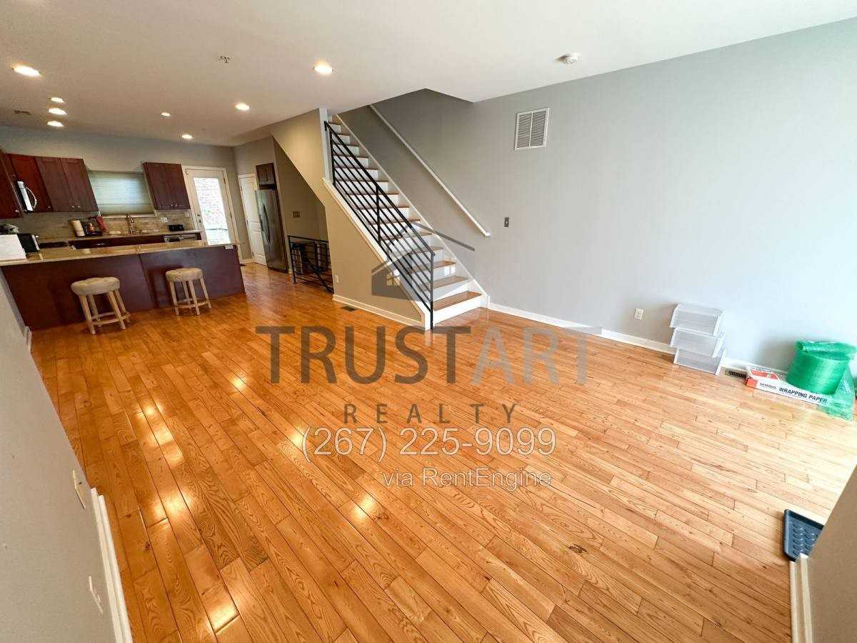 4128 Apple St #1 - Photo 3 of 10
