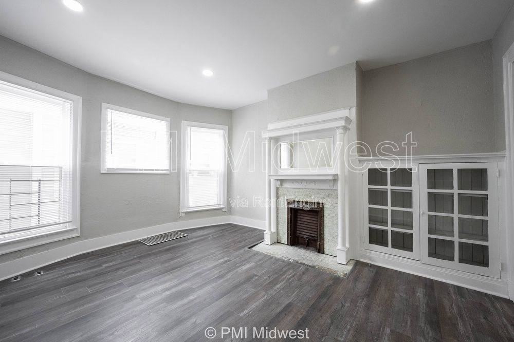 538 W 29th St #A - Photo 4 of 10