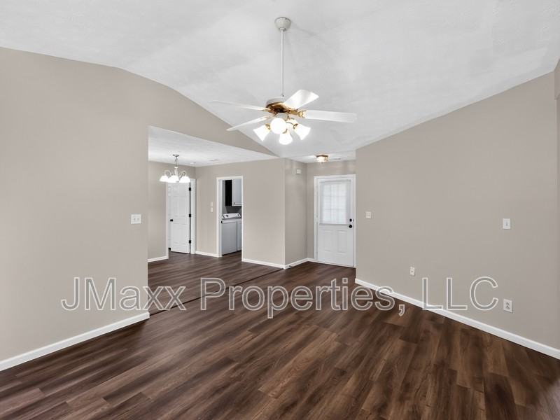 22 Canterbury Dr - Photo 3 of 21