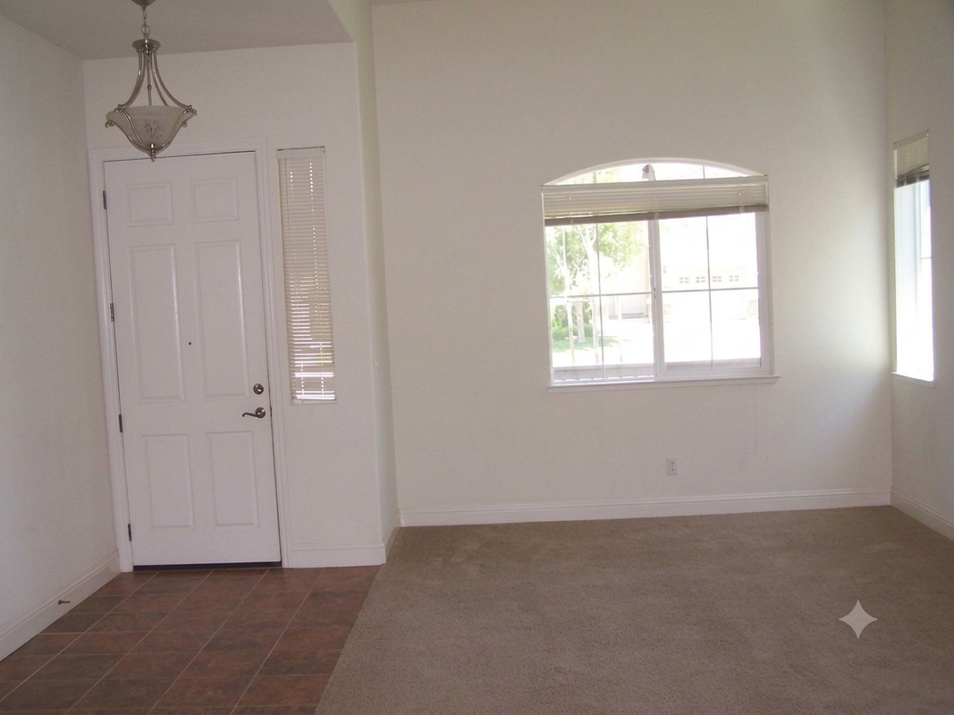 1004 Hildebrand Cir - Photo 4 of 36