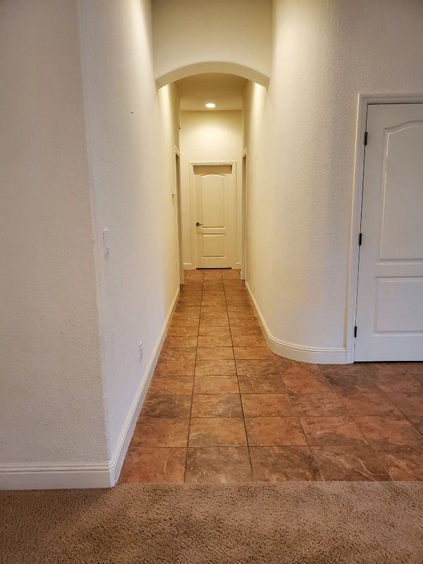 1004 Hildebrand Cir - Photo 7 of 36