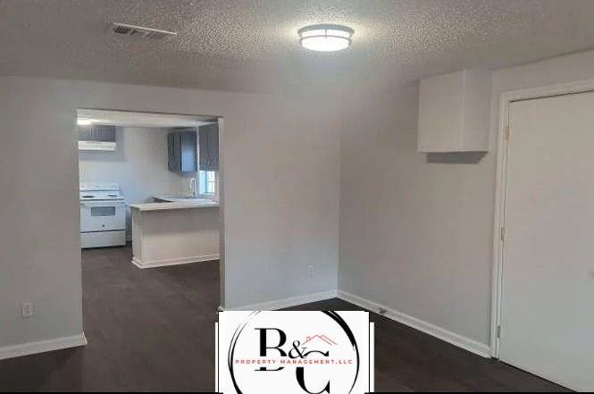 2605 W 34th Ave - Photo 2 of 6