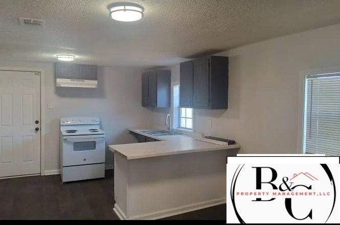 2605 W 34th Ave - Photo 3 of 6