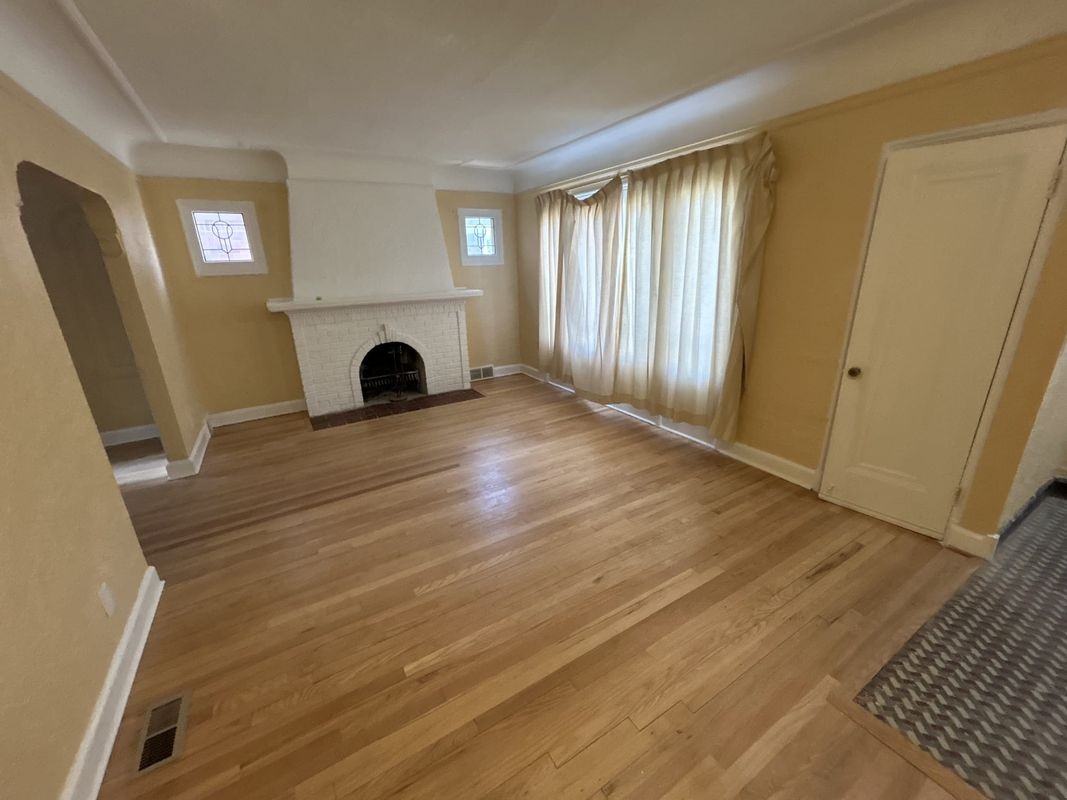 17409 Warrington Dr - Photo 4 of 13