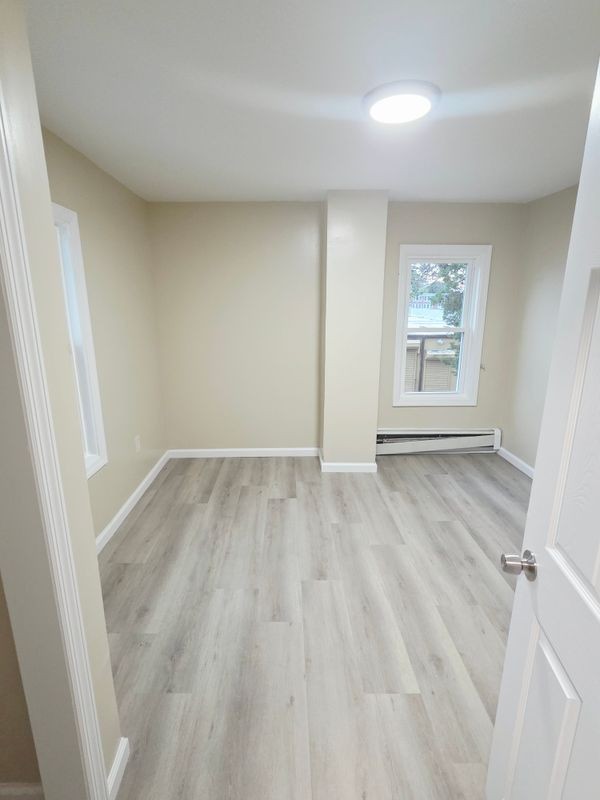 15 Lawson St - Photo 2 of 9