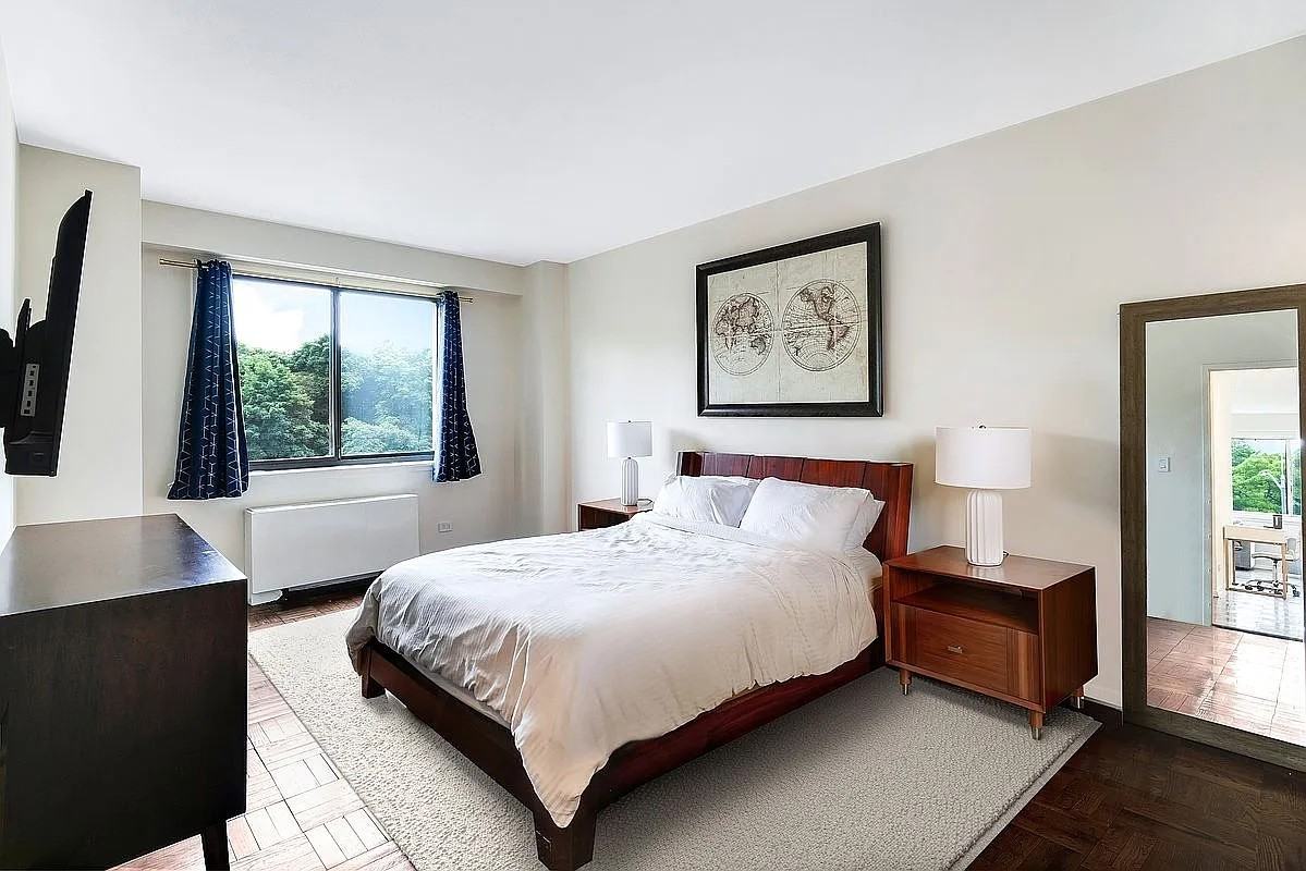 3671 Hudson Manor Ter #1K - Photo 7 of 11