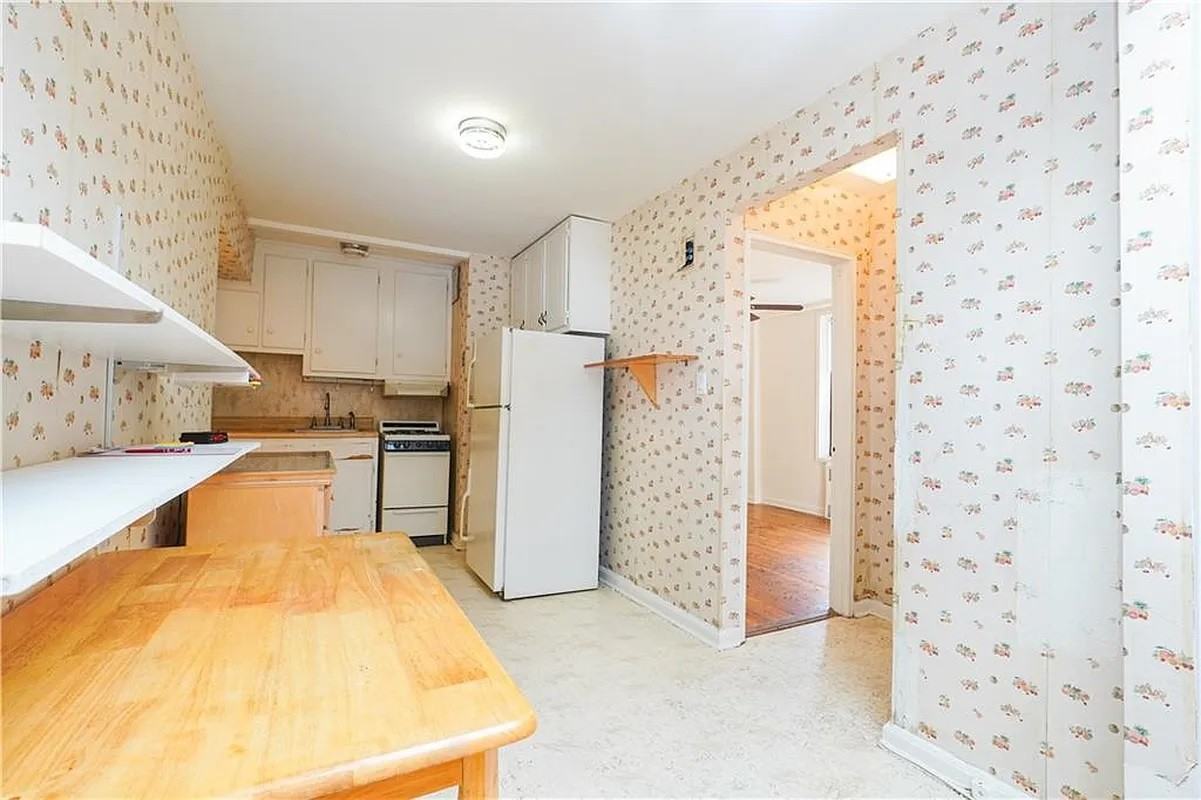 2675 E 7th St #3D - Photo 3 of 9