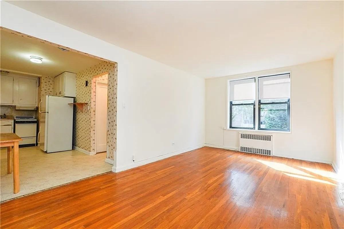 2675 E 7th St #3D - Photo 4 of 9