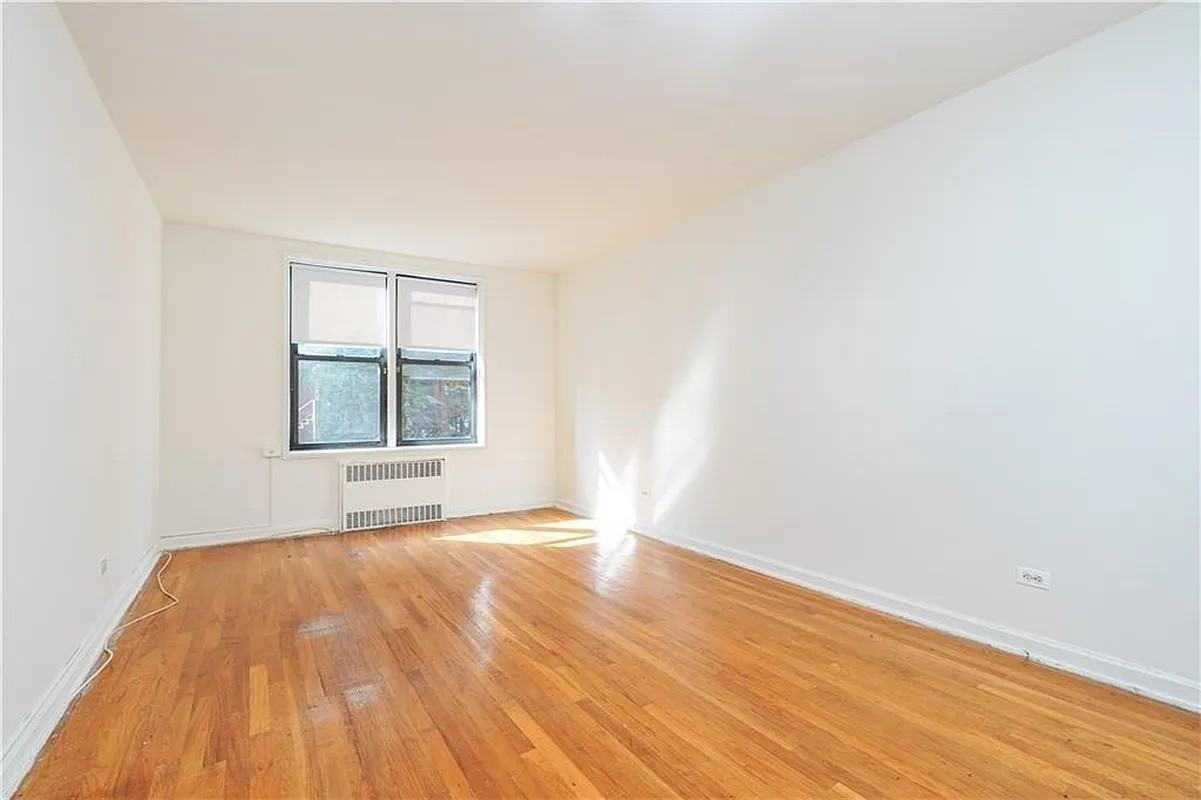 2675 E 7th St #3D - Photo 6 of 9