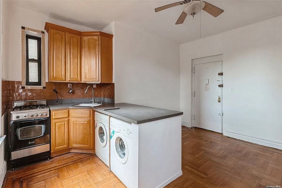 35 Crown St #4H - Photo 7 of 7