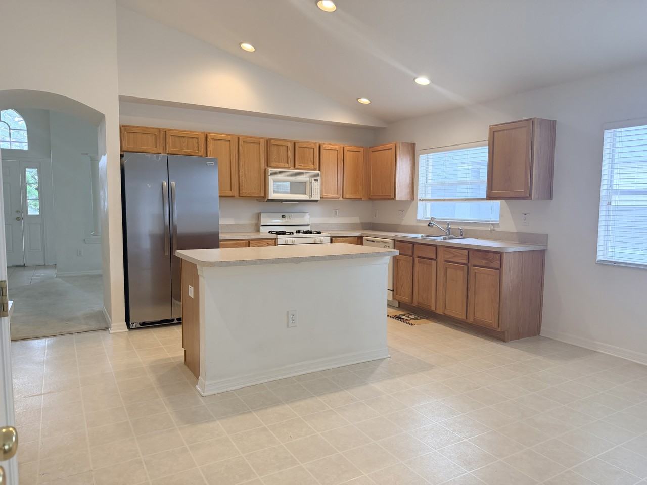 24927 Siena Dr - Photo 3 of 14