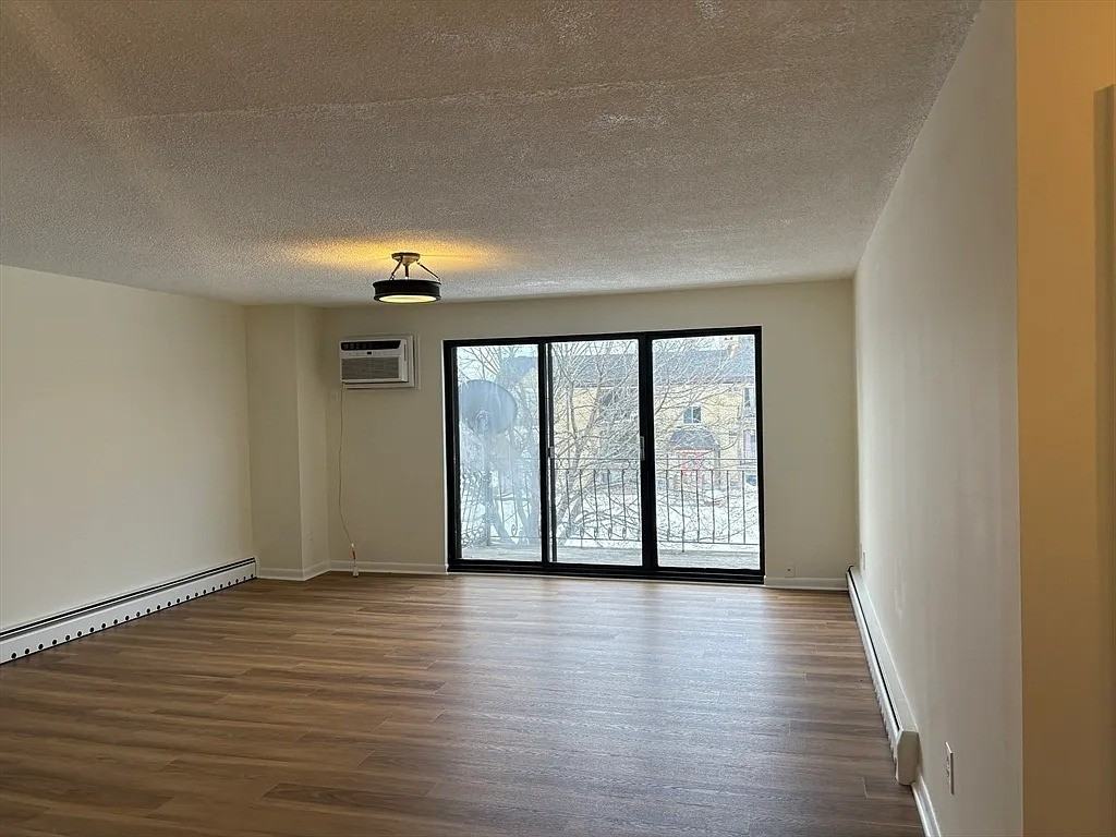 339 Pawtucket Blvd - Photo 3 of 10