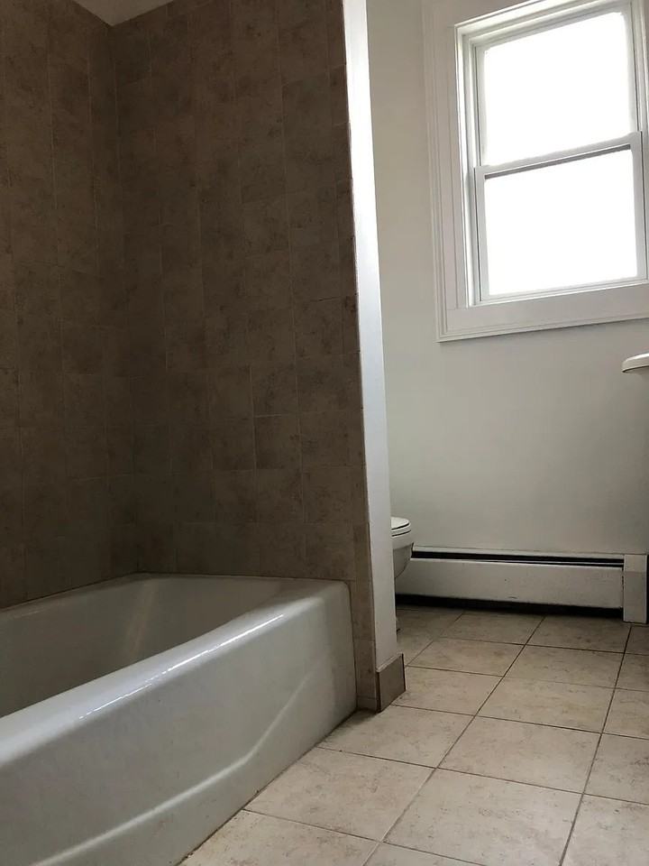 339 Alden Ave - Photo 2 of 8