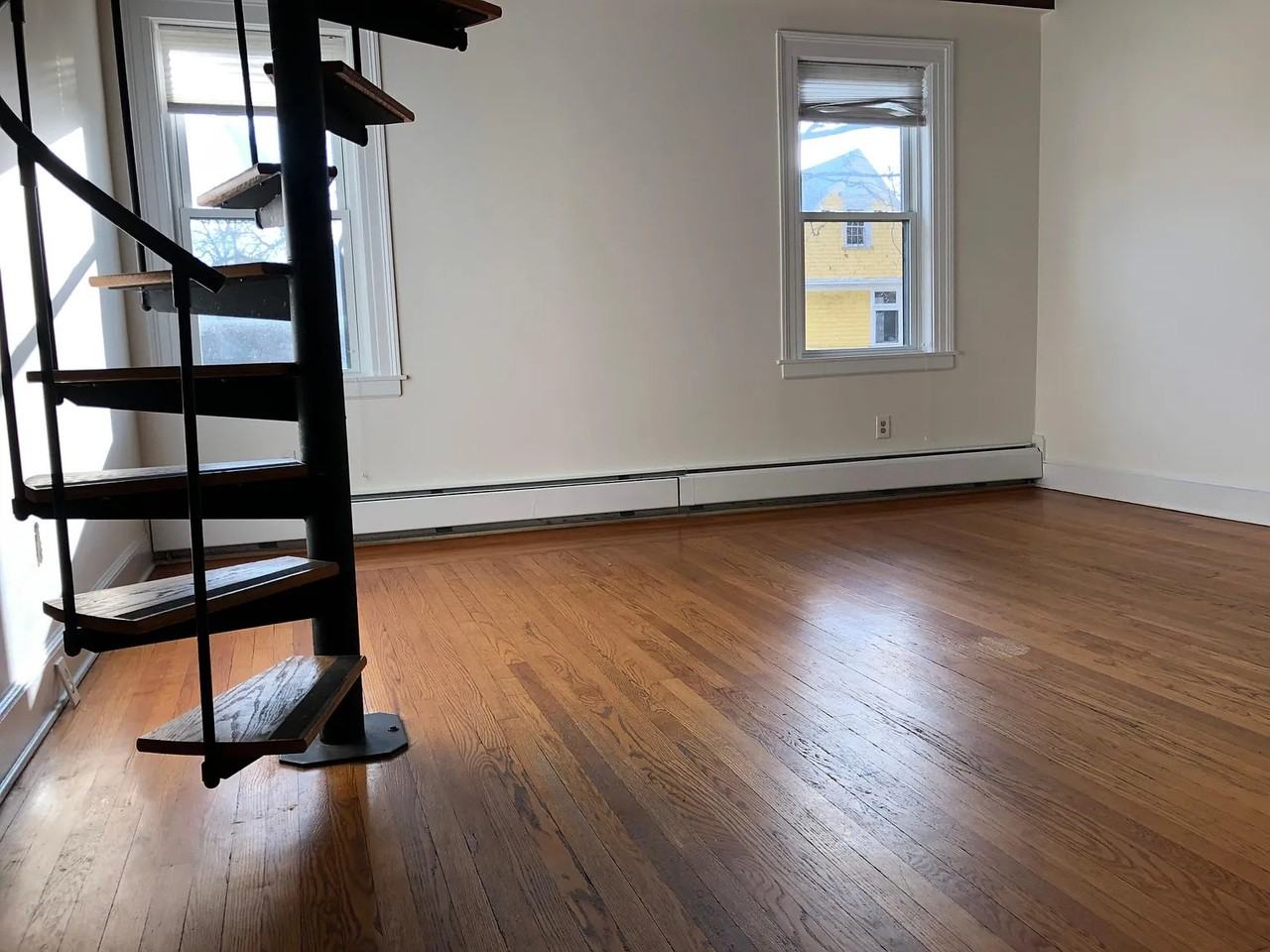 339 Alden Ave - Photo 5 of 8