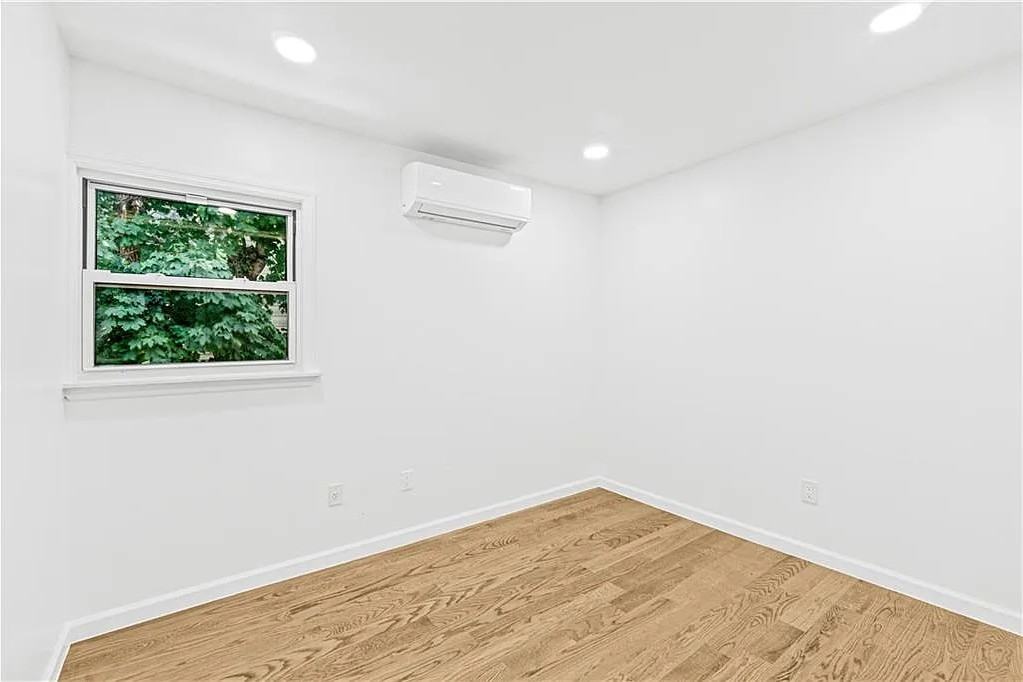 84 Elm St - Photo 5 of 14