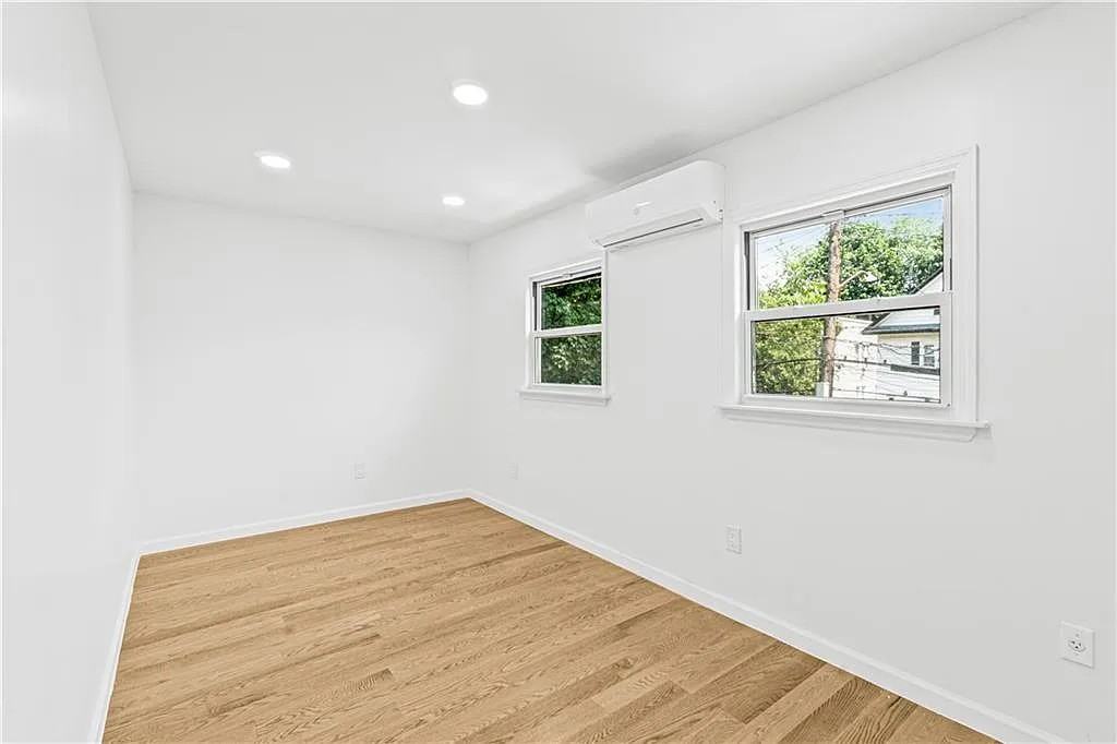 84 Elm St - Photo 6 of 14