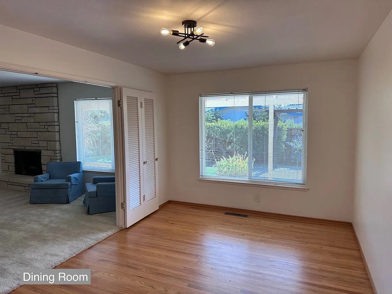 1979 Scott Ln - Photo 3 of 12