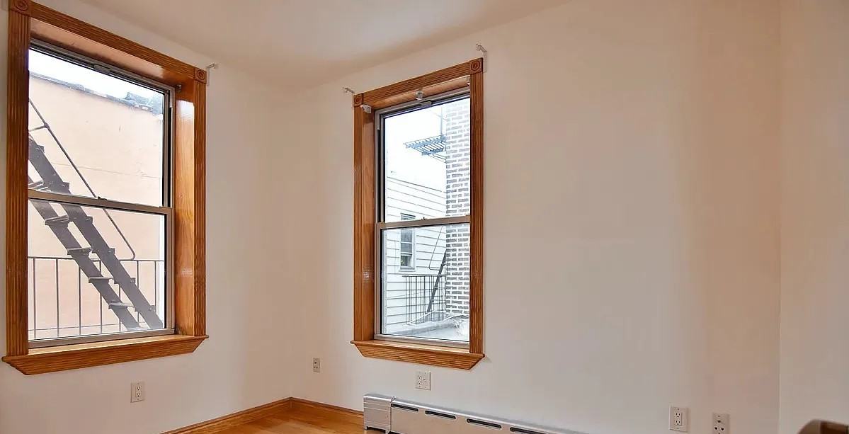 3210 36th Ave - Photo 2 of 5