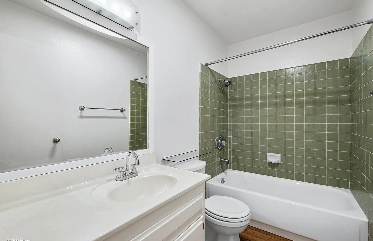 3060 6th Ave - Photo 3 of 5