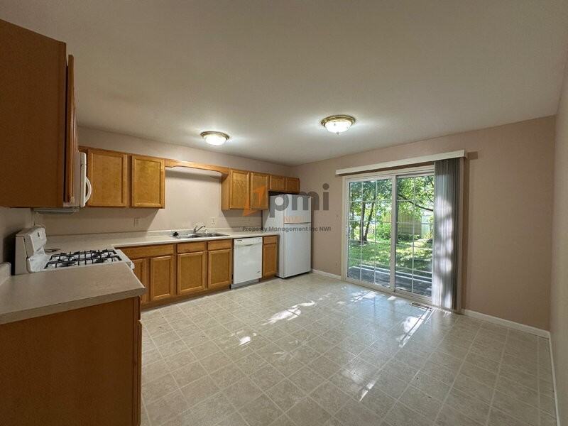 678 Dearborn Rd #C - Photo 4 of 14