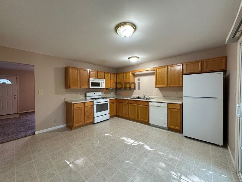 678 Dearborn Rd #C - Photo 5 of 14