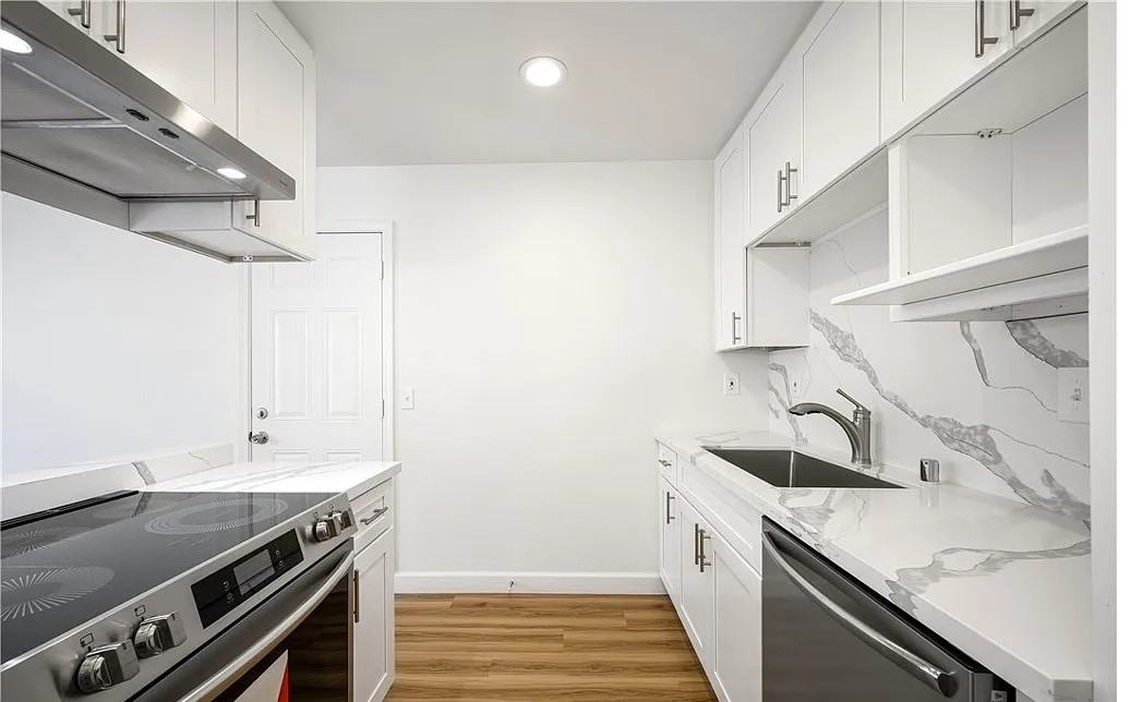 1616 Iowa St #D - Photo 3 of 6