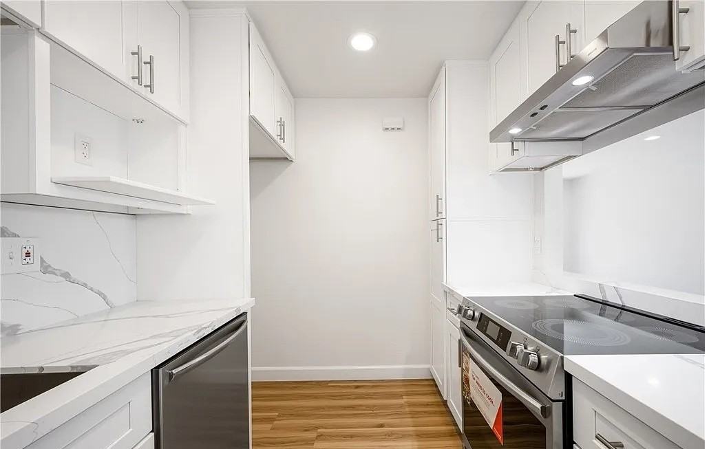 1616 Iowa St #D - Photo 4 of 6