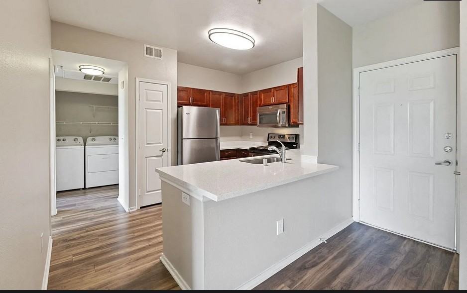 760 N 7th St - Photo 5 of 13