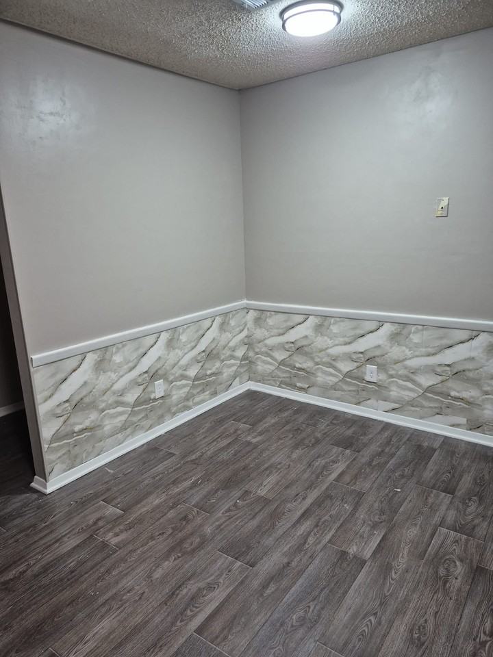 1104 E 23rd St #B - Photo 4 of 14