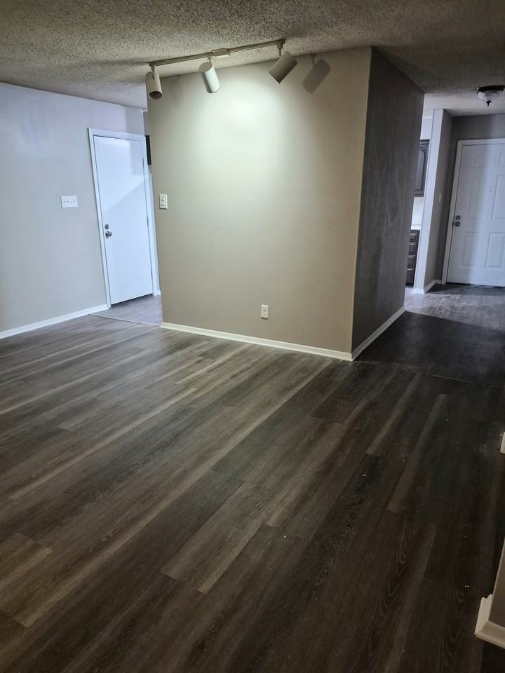 1104 E 23rd St #B - Photo 5 of 14