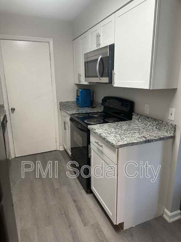 105 Thornwell Ct #G - Photo 4 of 13