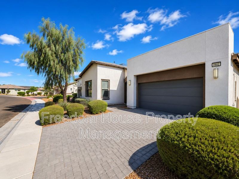 4882 E Beacon Ridge Dr - Photo 4 of 50