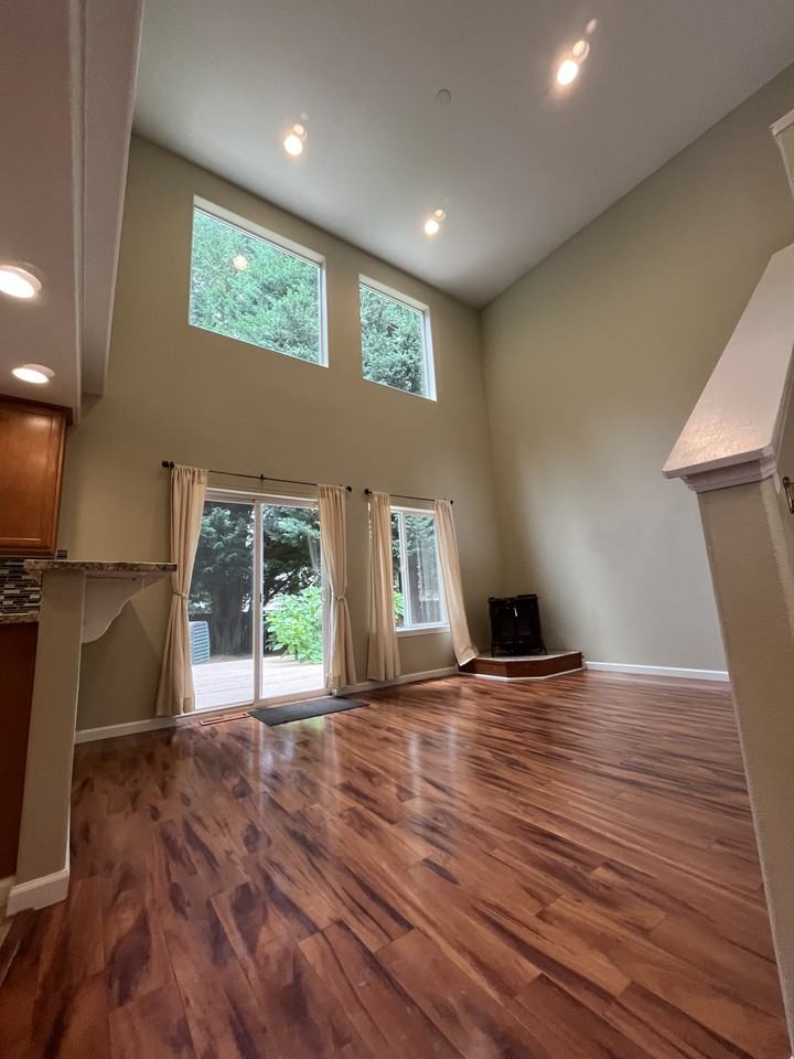 11412 Northeast 38th Court - Photo 3 of 20