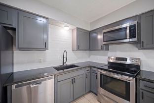 507 N Elm St - Photo 1 of 1
