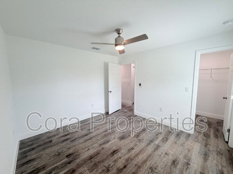 401 E Pearl St - Photo 6 of 10