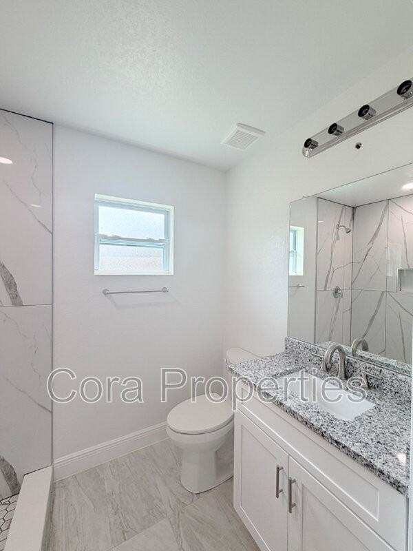 401 E Pearl St - Photo 7 of 10