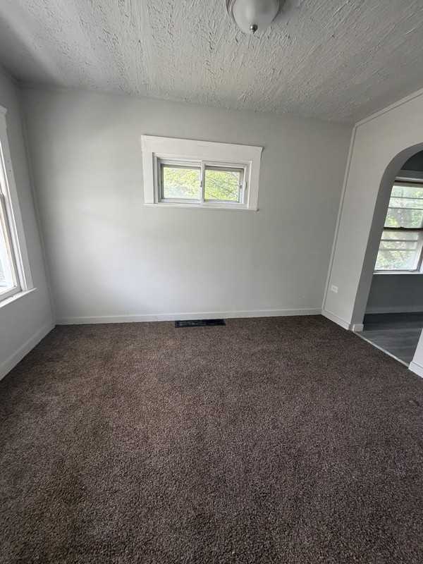 12315 Revere Ave - Photo 2 of 9