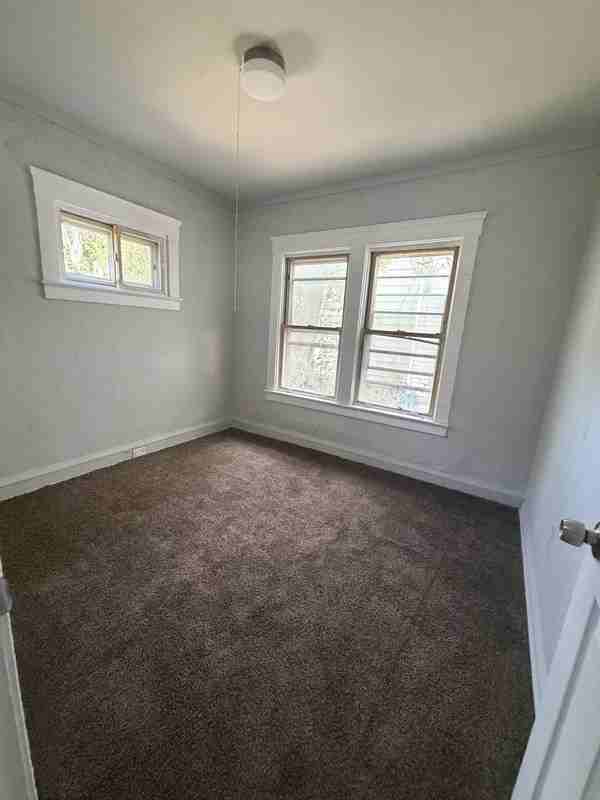 12315 Revere Ave - Photo 6 of 9