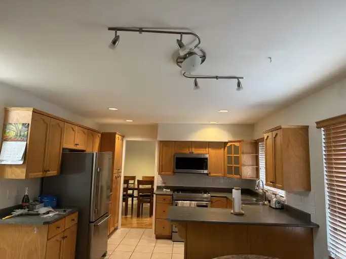 8279 154 St - Photo 7 of 29