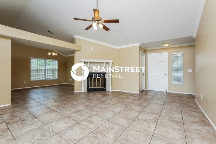 2767 Silver Ridge Dr - Photo 3 of 16