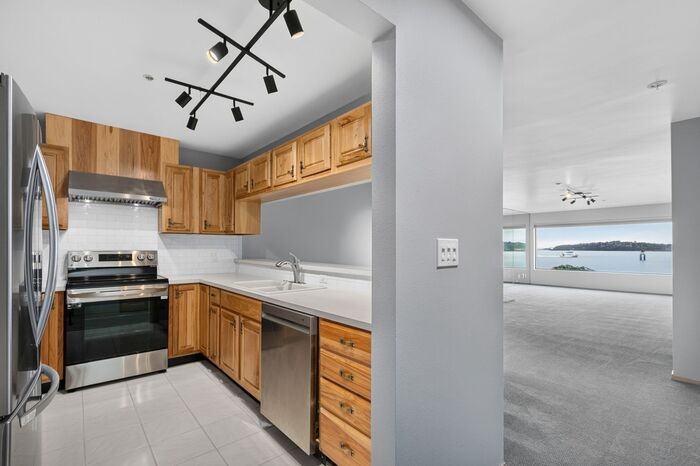 1140 Alki Ave Sw - Photo 2 of 45