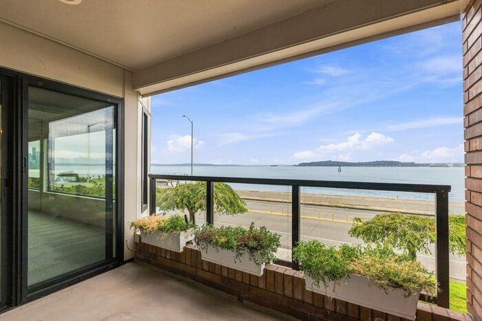 1140 Alki Ave Sw - Photo 4 of 45