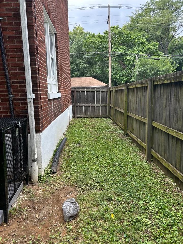 2930 Southern Ave - Photo 2 of 3