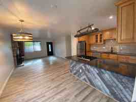 featured image of 424 S B St #A
